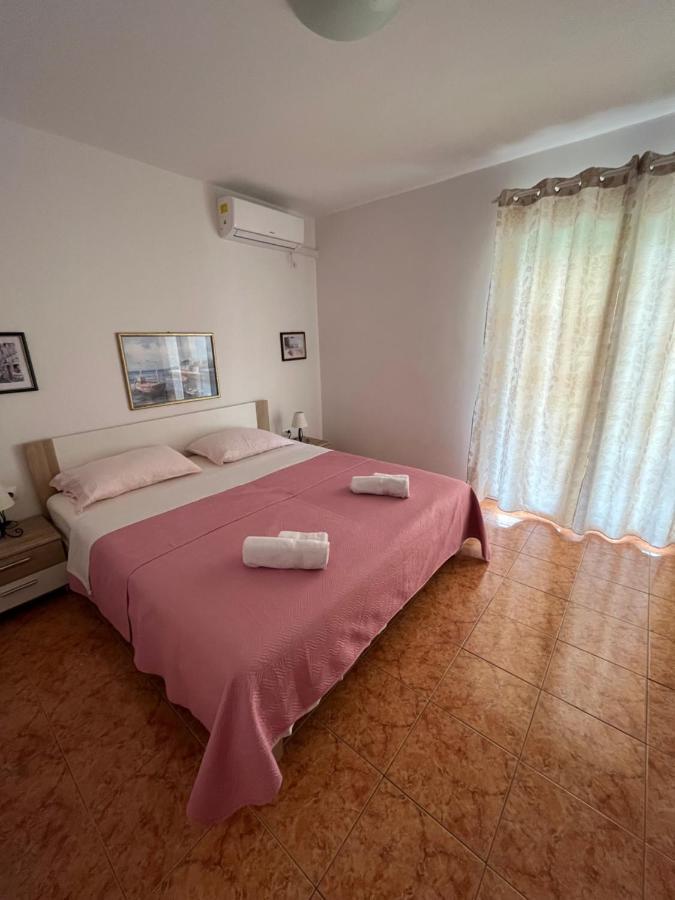 Apartments And Rooms Markovski Palit Eksteriør bilde