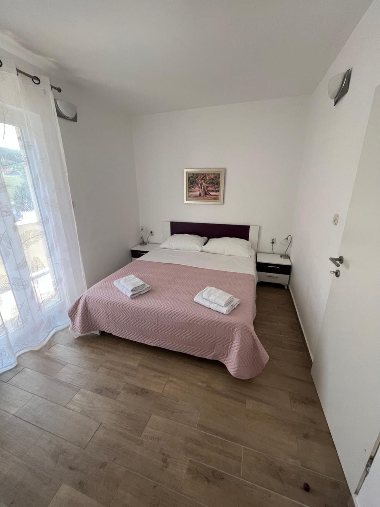 Apartments And Rooms Markovski Palit Eksteriør bilde